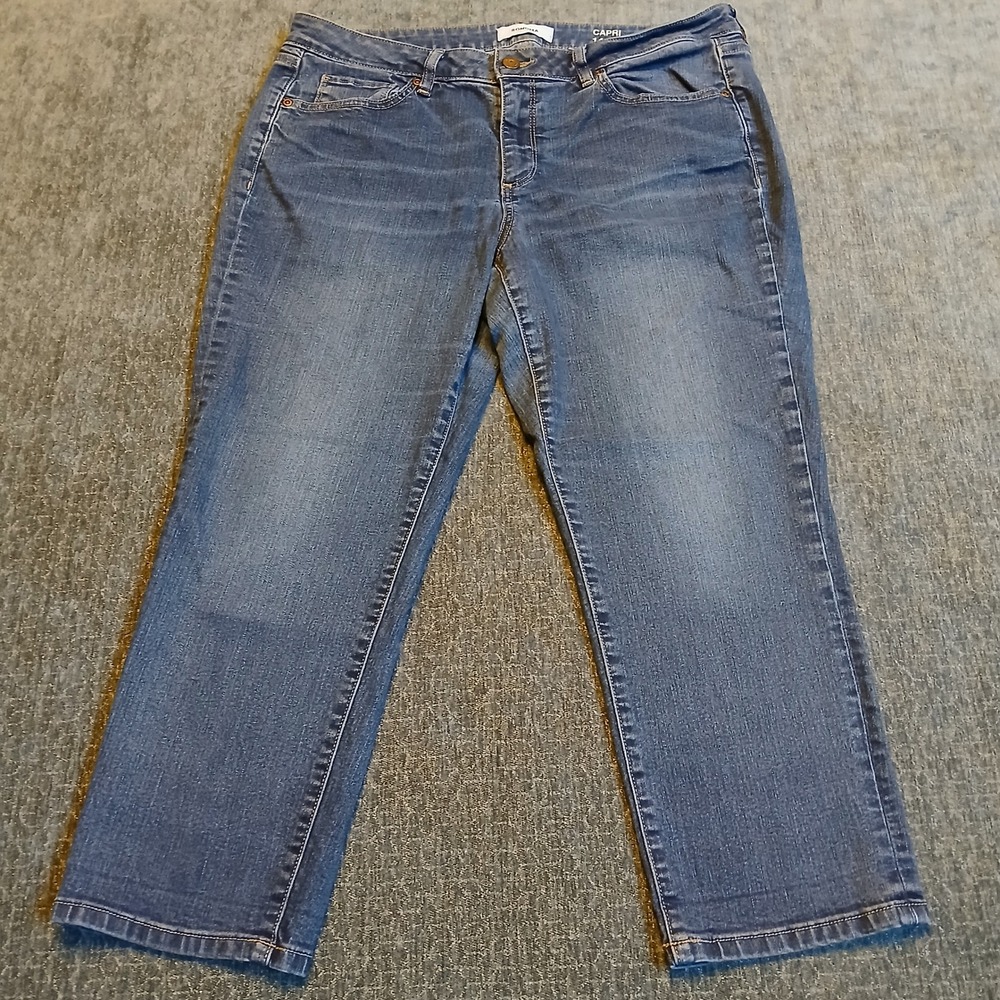 Sonoma Goods For Life Womens Capri Jeans Size 14 Medium Wash Stretch Denim